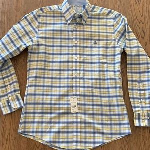 Brand new Brooks Brothers non iron regent fit.